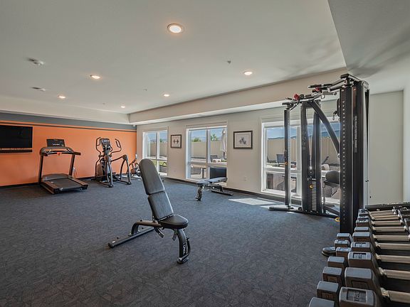 5th image of 2845 N Sanders St #229