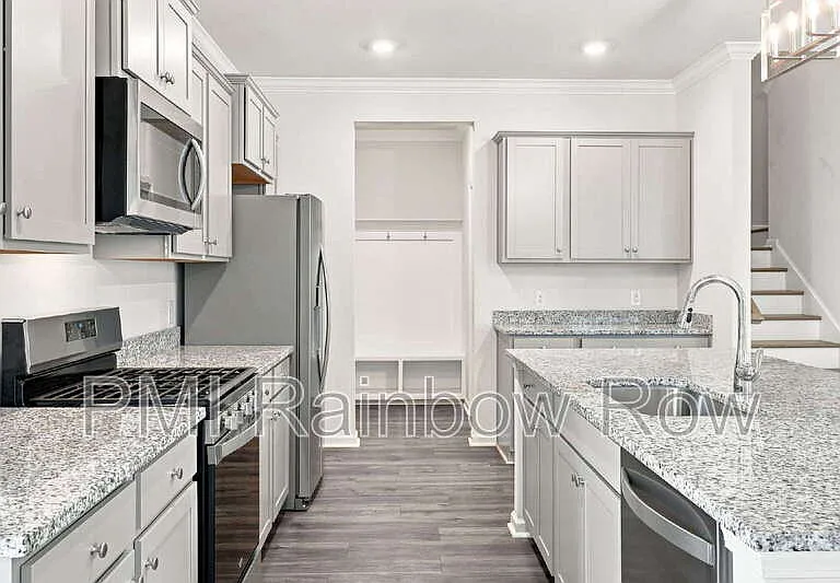 407 Oak View Way — Photo 3