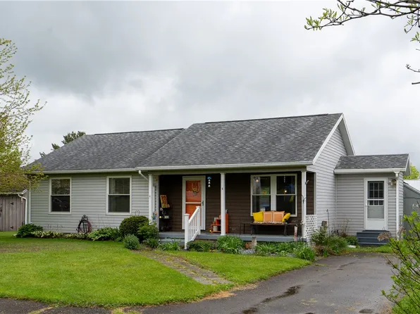 6 Hillside Dr, Wayland, NY 14572
