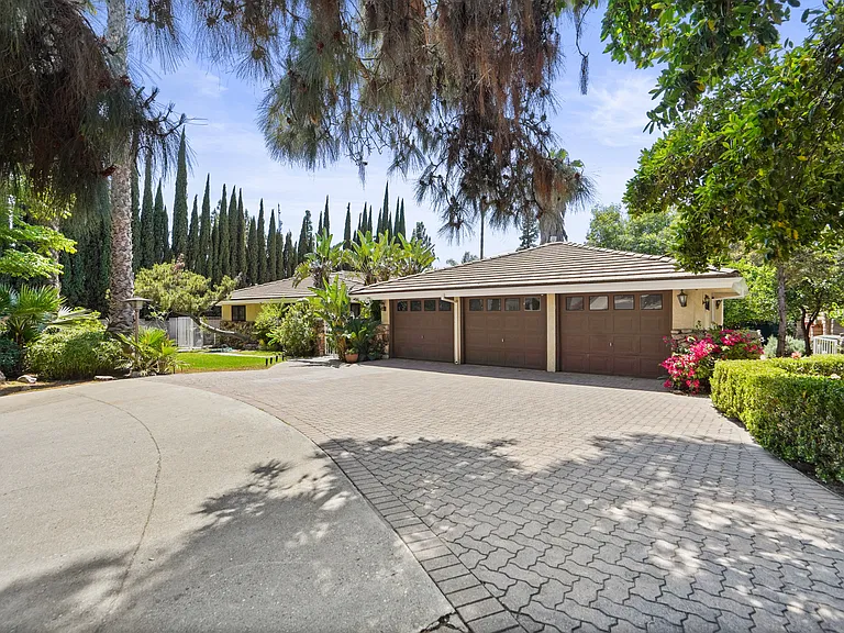 10307 Donna Ave — Photo 47