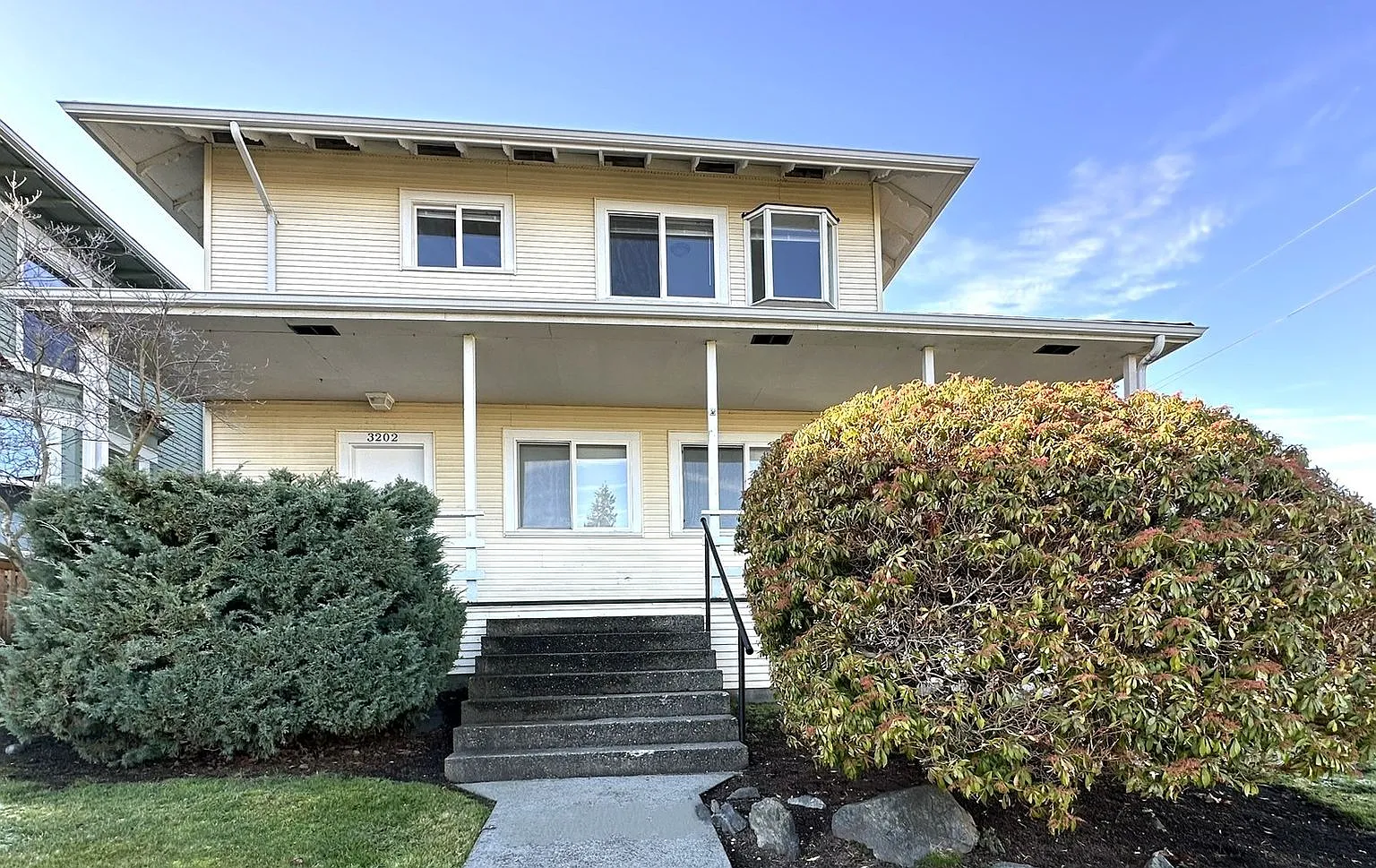 3202 Grand- 5 Unit — Photo 1
