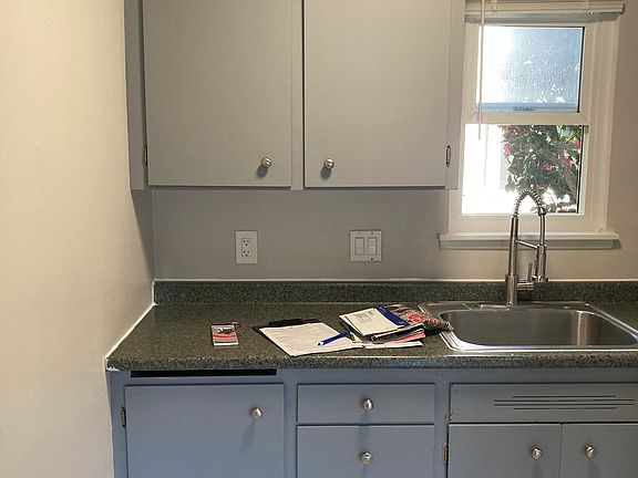 5th image of 1215 Queen Anne Ave N APT 8