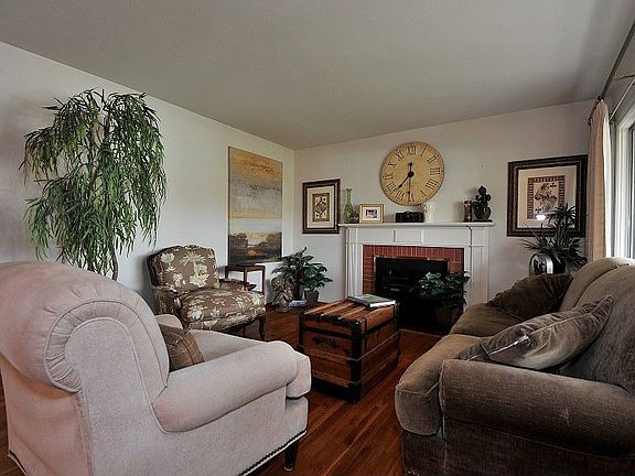 4th image of 1356 Barbara Dr