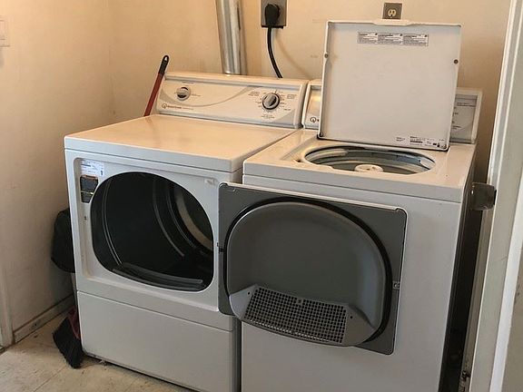 5th image of 937 Maine St #7