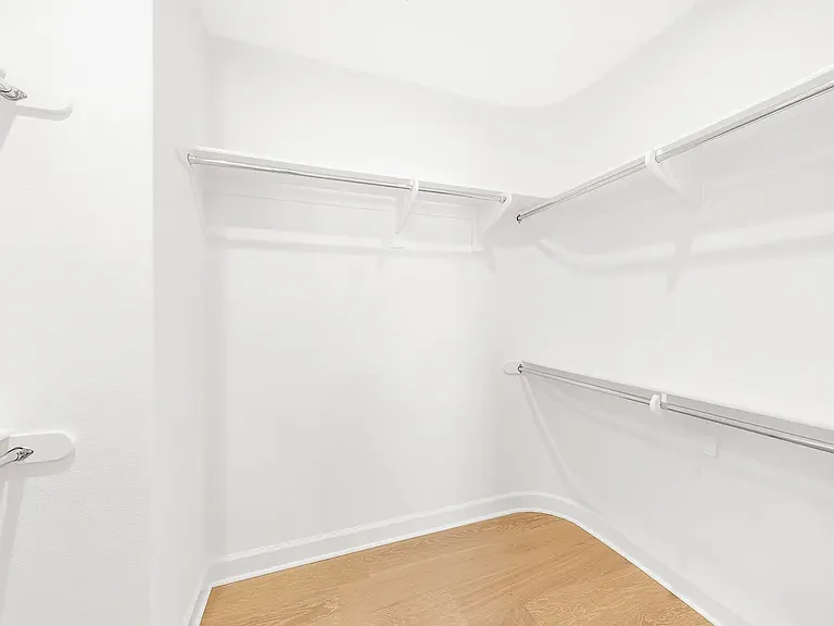 68 Henson — Photo 24