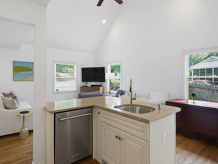 2212 Rumson Rd — Photo 14