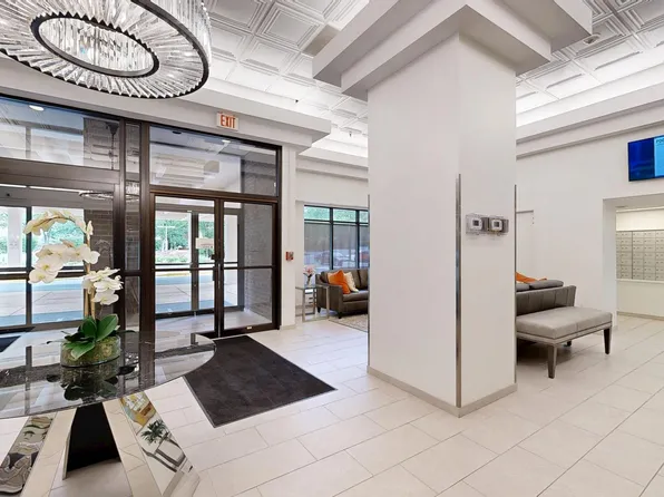 1808 Old Meadow Rd APT 1015, Mc Lean, VA 22102