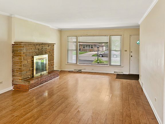 4th image of 2812 173rd St