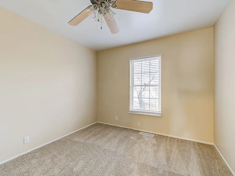 1090-1108 N Hanley Rd — Photo 15