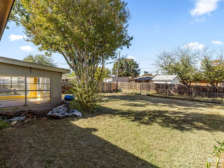 216 Dirks Dr — Photo 31