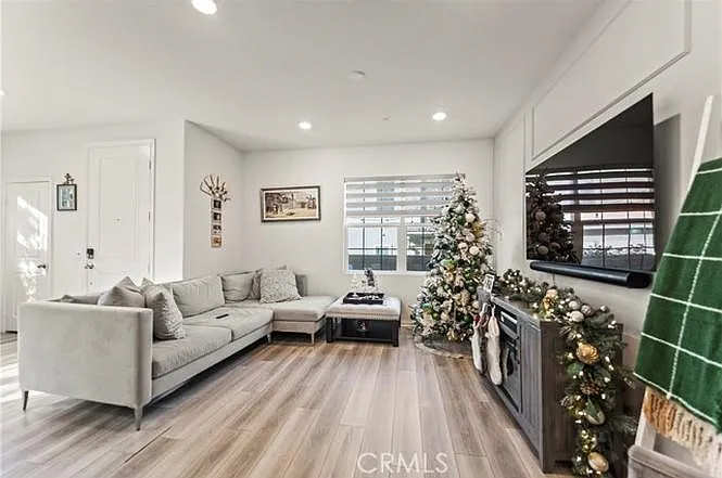 22719 Harmony Dr — Photo 12
