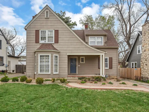 3030 SW Clark Ct, Topeka, KS 66604