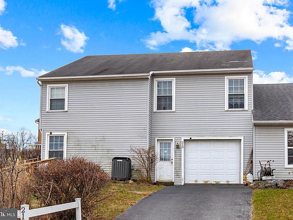 3rd image of 213 Halsey Ave