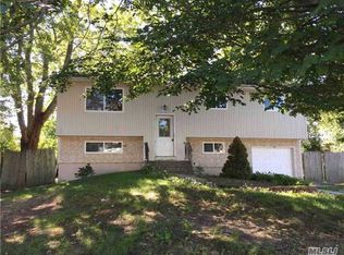 1616 Church St, Holbrook, NY 11741