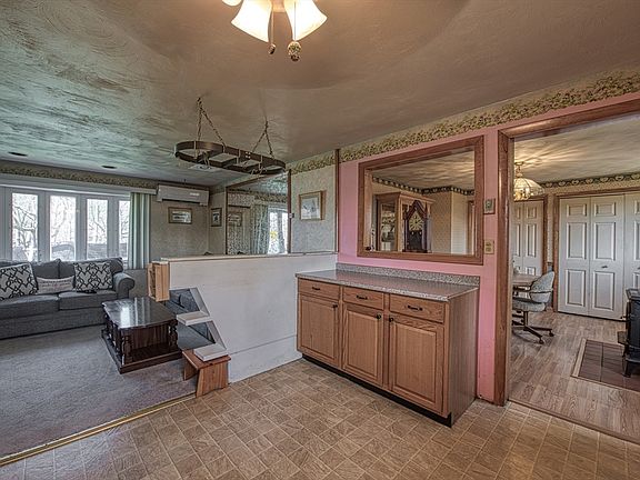 5th image of 8 Braintree Ave
