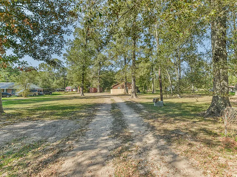 24237 Creekwood Dr — Photo 49