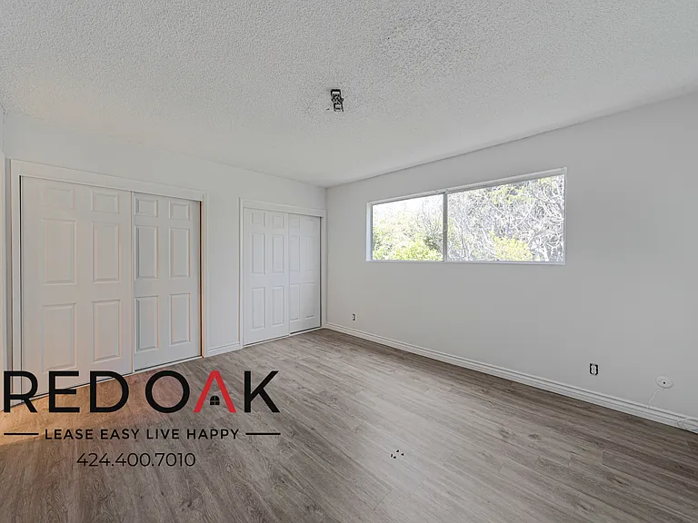 10741 Moorpark St #30 — Photo 3