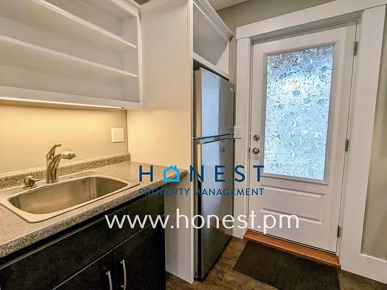18 Warren St #3 — Photo 4