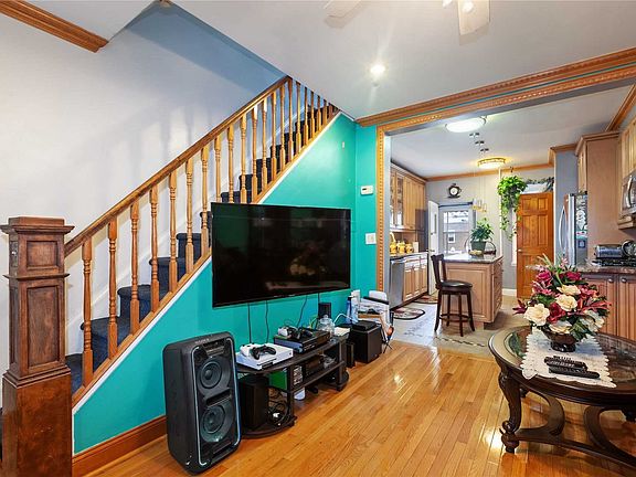 2nd image of 11140 145th St