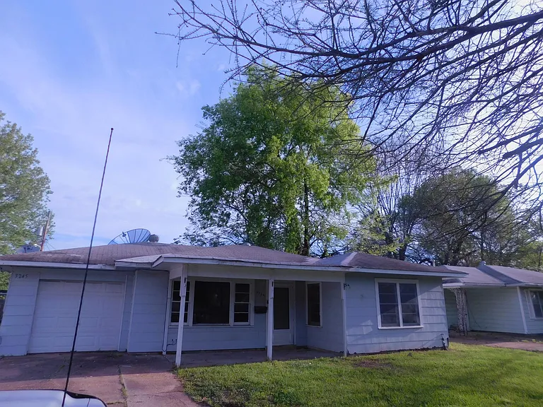 3245 Murphy St — Photo 1