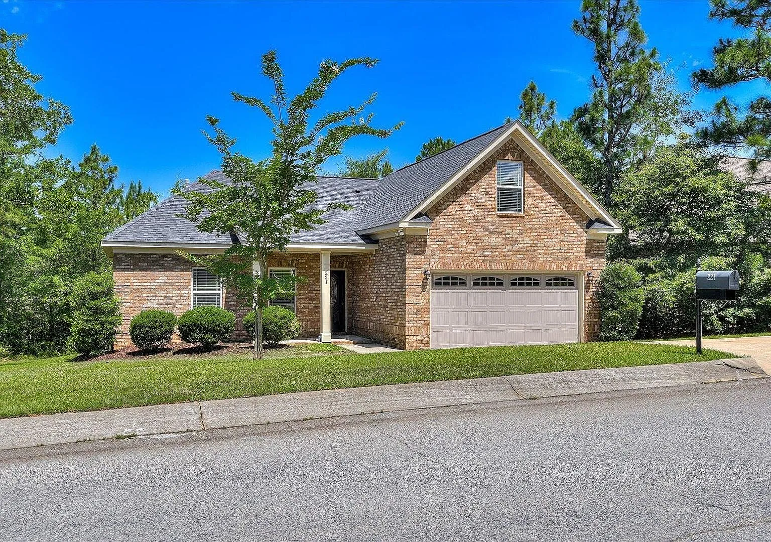 221 Grand Oaks Way — Photo 2
