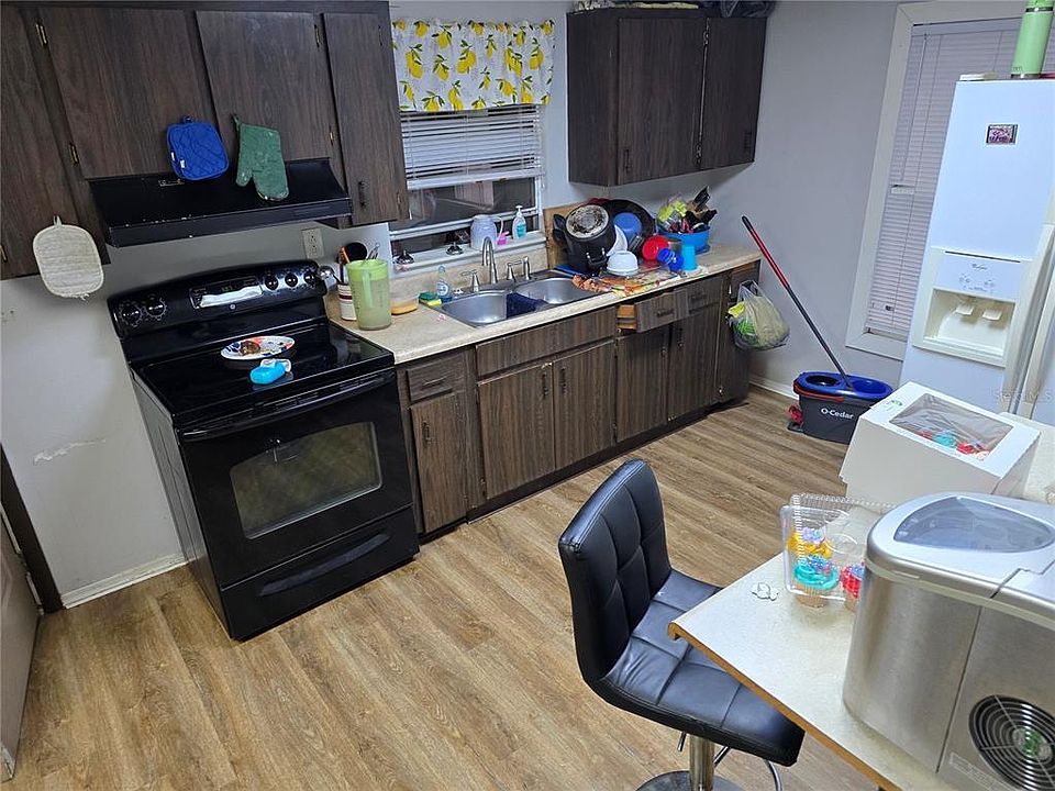 2nd image of 1523 Boone Pl