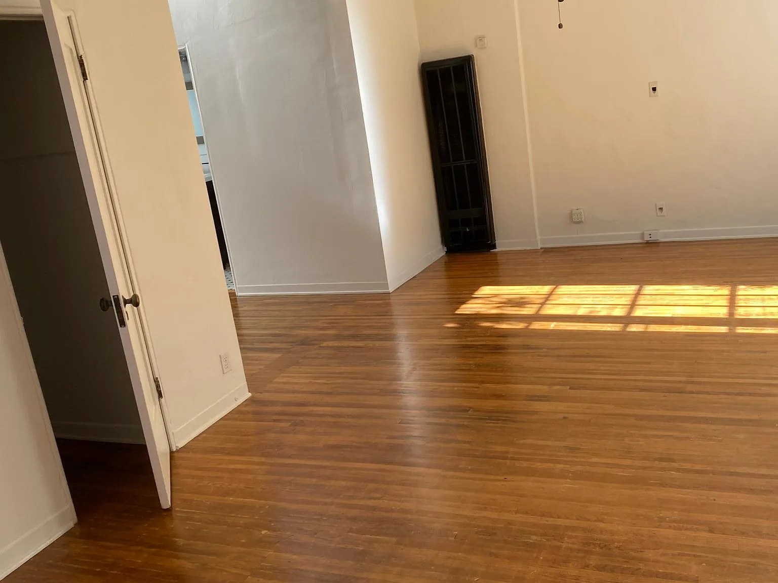 2 bed, 1350 sqft, $4,200 — Photo 3