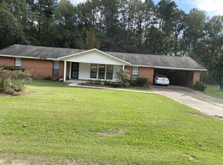 82 Colbert Dr, Columbus, MS 39705