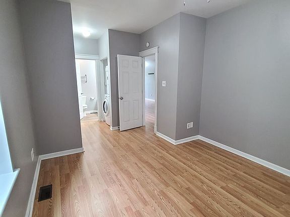 5th image of 5837 Nina Pl