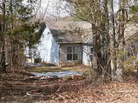2nd image of 226 Country Hills Rd