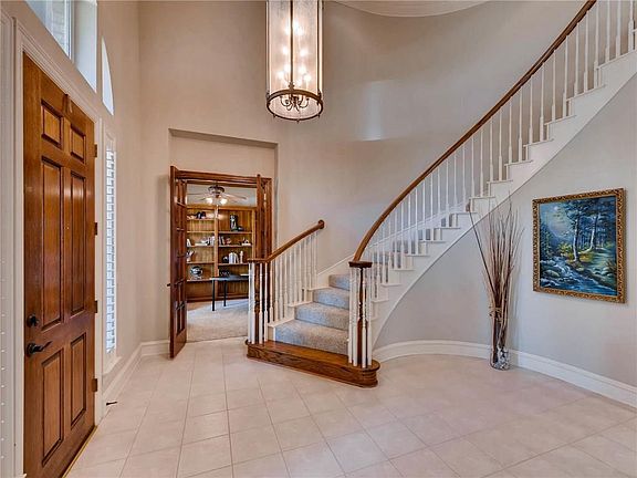 3rd image of 6504 Crawley Dr