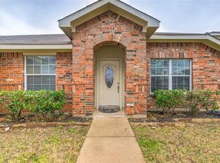 10400 Black Forest Ln, Fort Worth, TX 76140