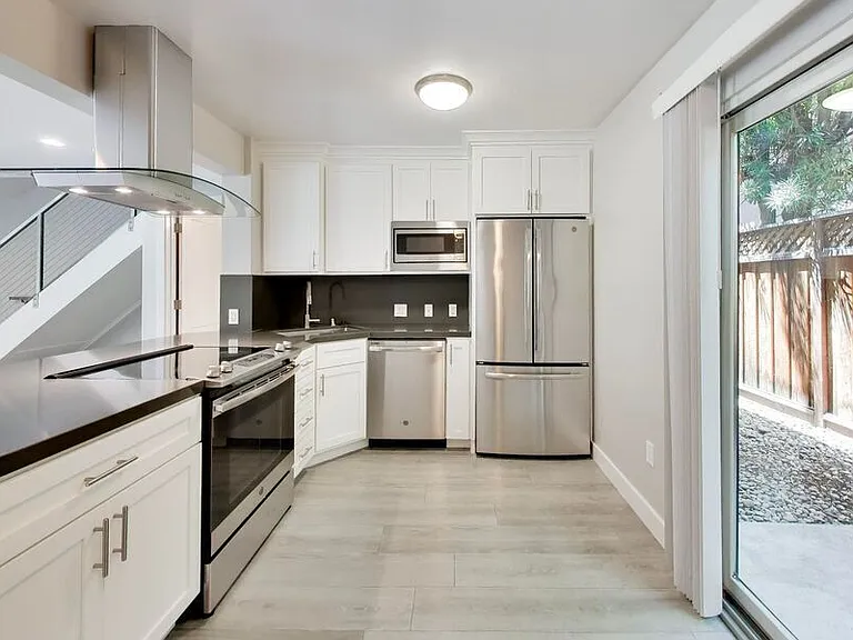 1662 Hollenbeck Ave #15 — Photo 1