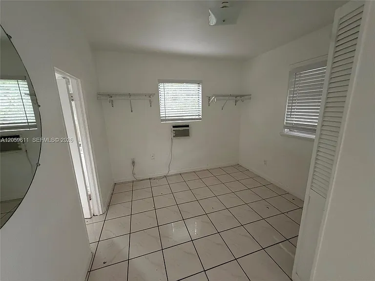 2430 SW 25th Ter #3 — Photo 5