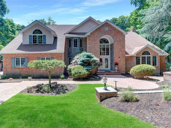 1 Fox Run, Nissequogue, NY 11780