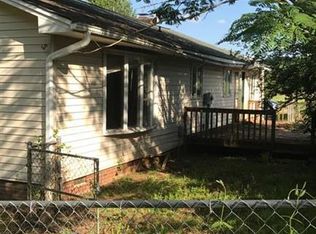 1421 Rainey Rd, Starr, SC 29684