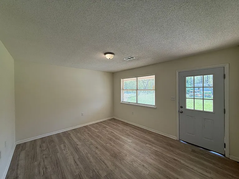 348 Schley Cir — Photo 10