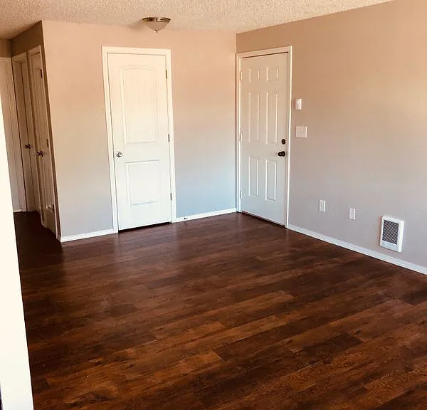 627 SE Russell St — Photo 2