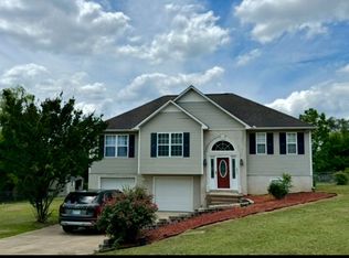 2420 Cedar Ridge Cir, Hokes Bluff, AL 35903
