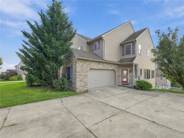 8346 Scenic View Dr, Breinigsville, PA 18031