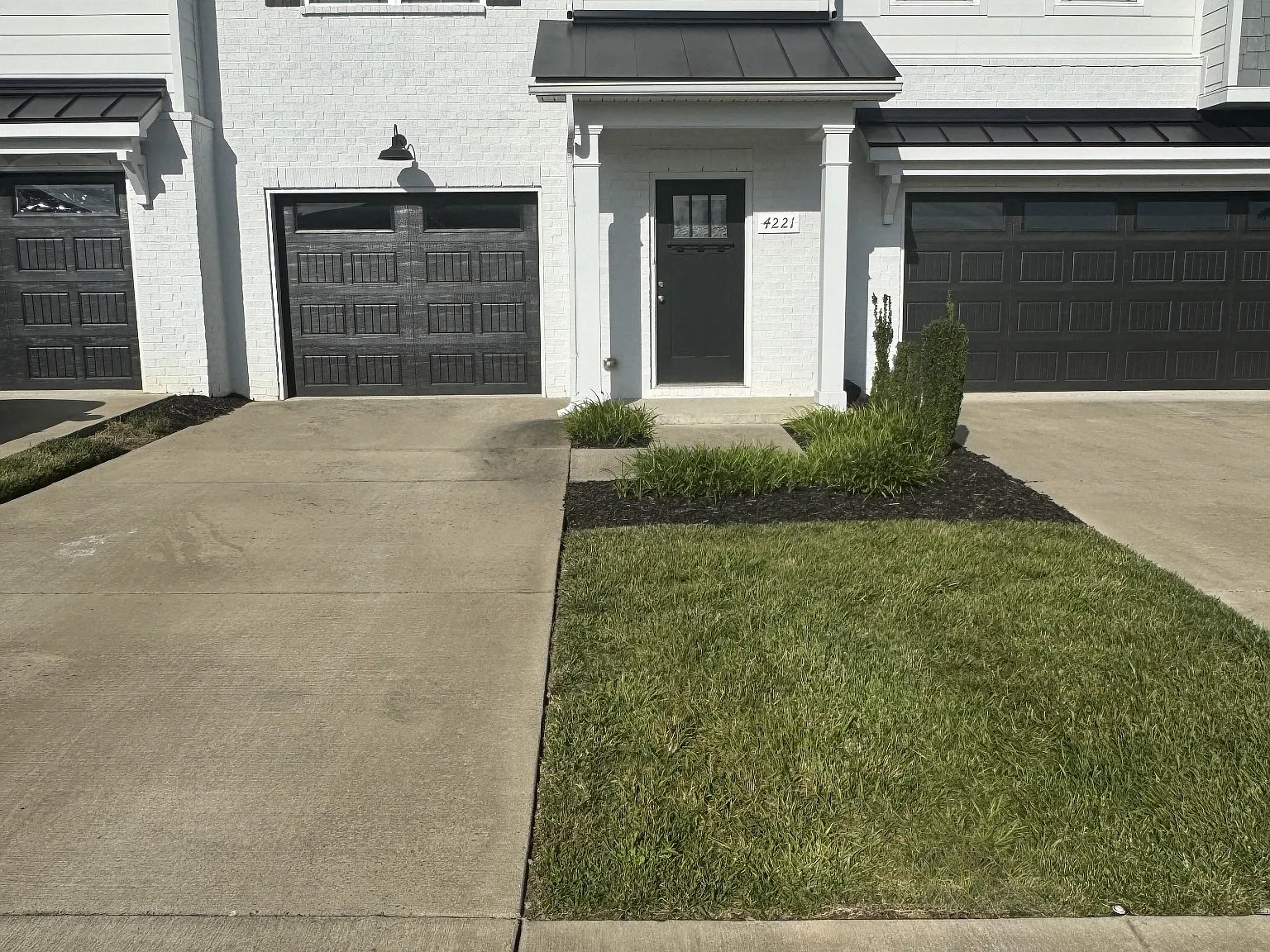 3 bed, 2.5 bath, 1631 sqft, $2,000 — Photo 2