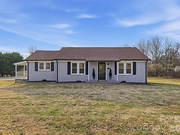 5th image of 100 Boston Rd