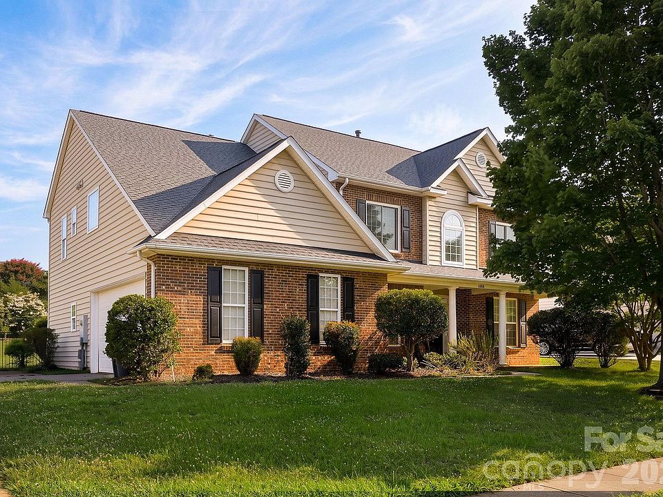1st image of 11018 Royal Colony Dr