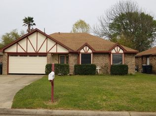 2510 Little John Ln, Groves, TX 77619