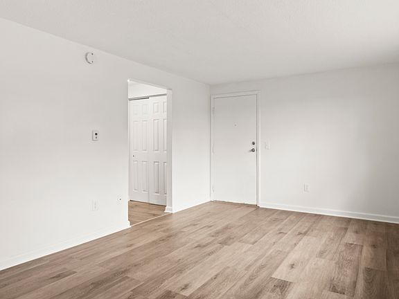 5th image of 5000 Oak Crest Courtyard #52-5