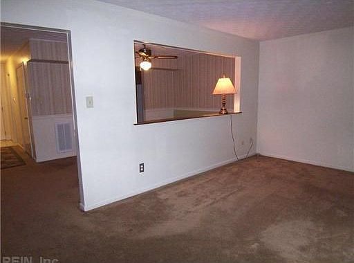 3rd image of 430 Chinaberry Ct