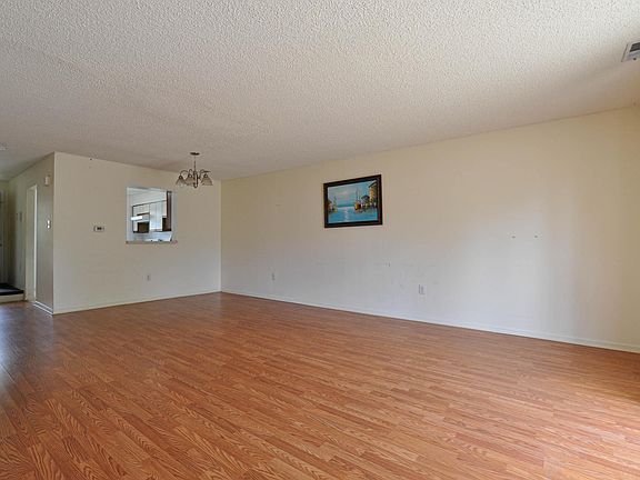 4th image of 119 Hampshire Dr