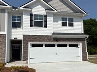 1304 Aura Ln, Lawrenceville, GA 30045