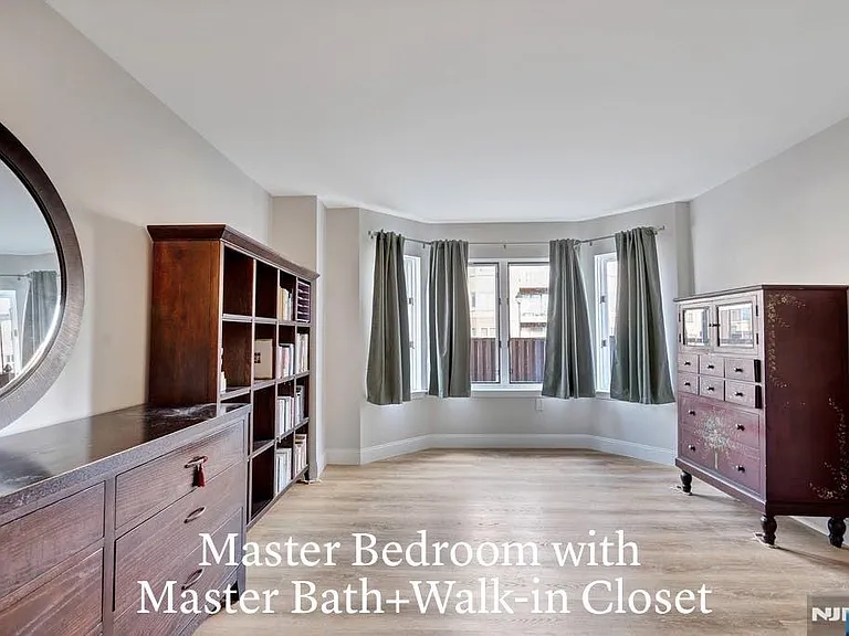 301 Chase Ct — Photo 10