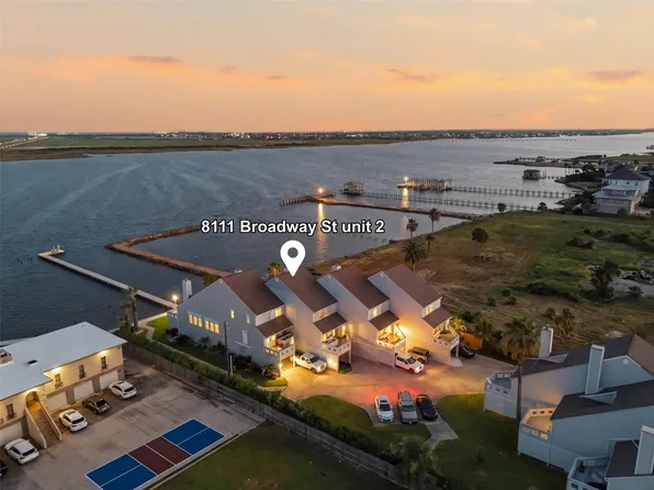 8111 Broadway St APT 2, Galveston, TX 77554